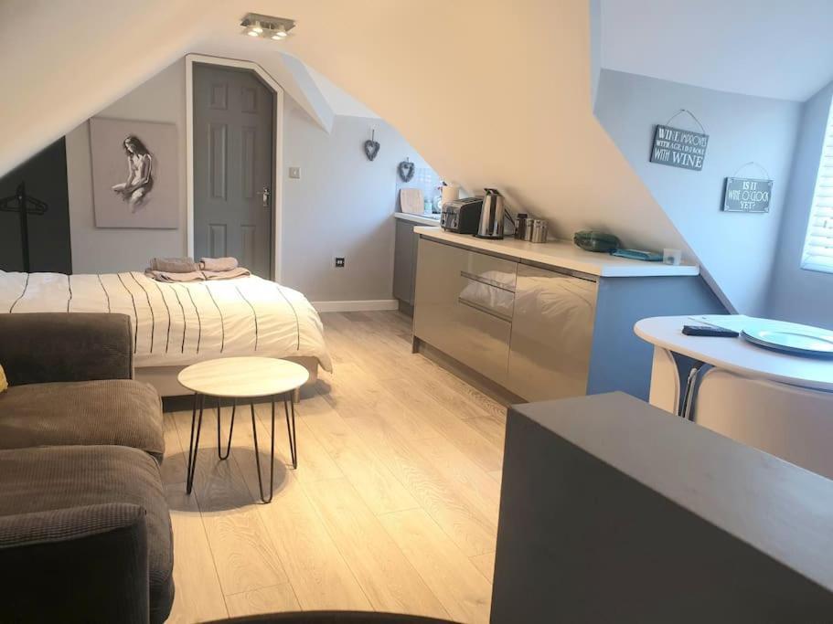 The Contemporary Studio Bracknell Esterno foto